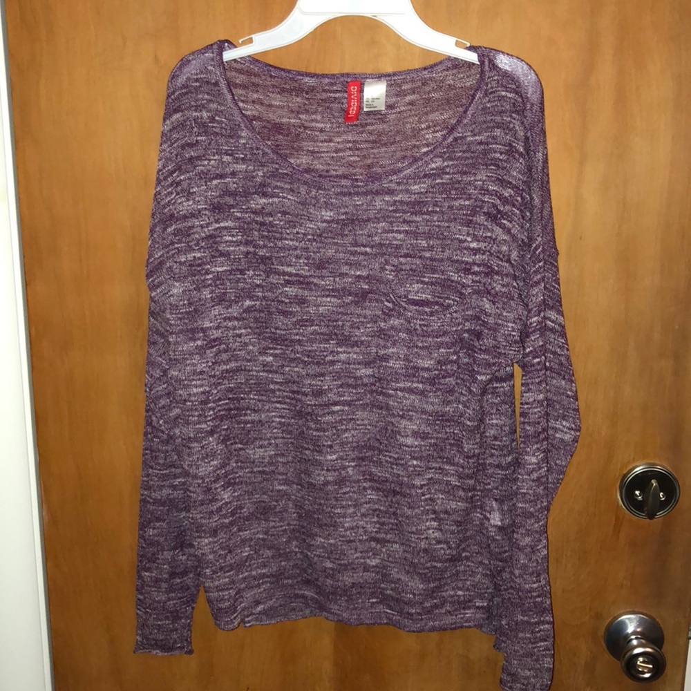 Long-sleeve light sweater